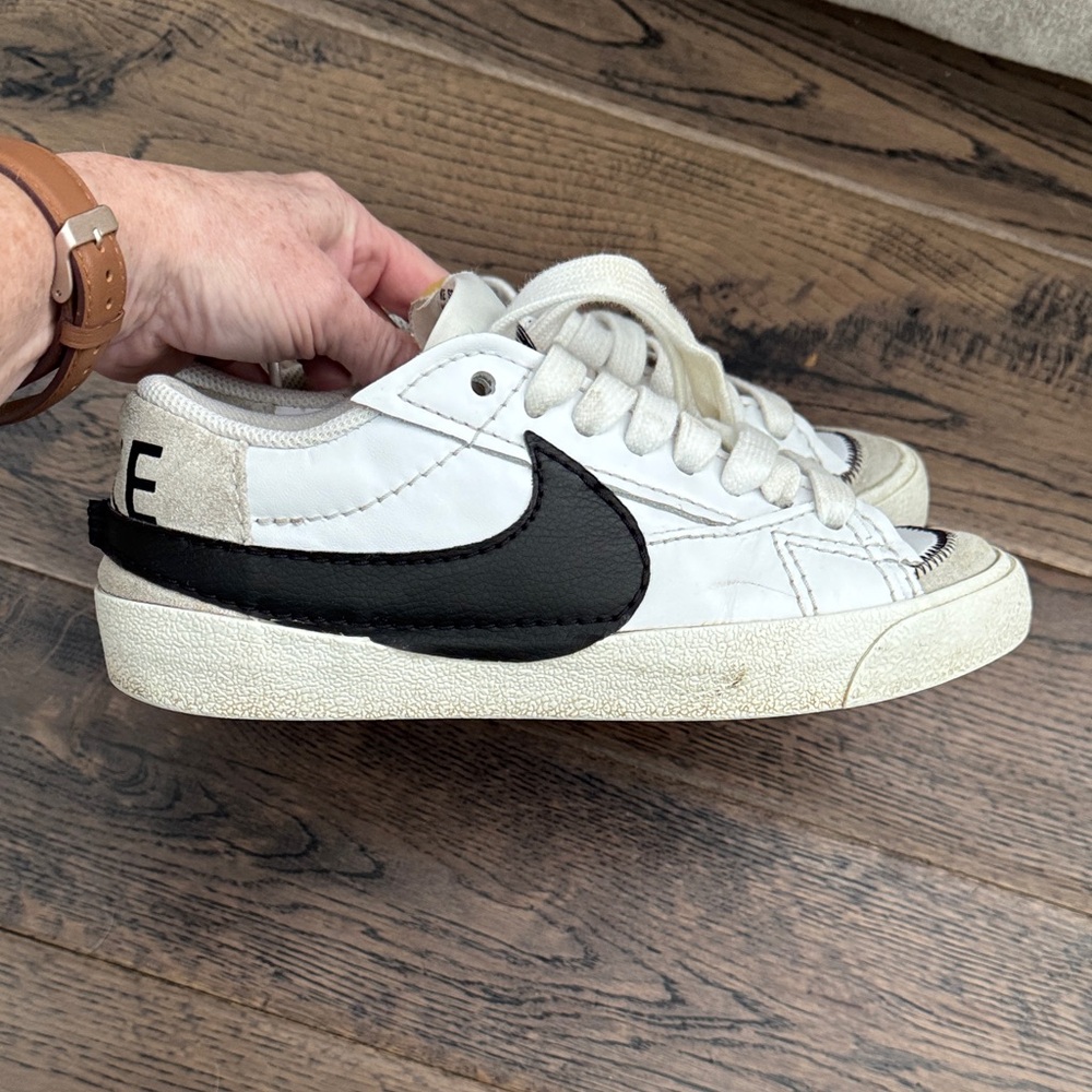 Nike Big Kids size 6 sneakers - Picture 7 of 12
